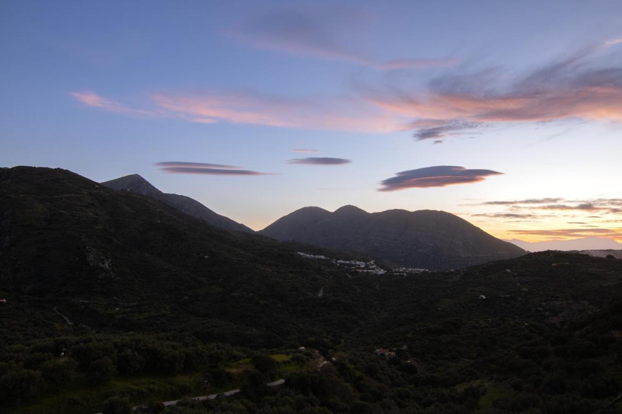 The Mountain House - Authentic Cretan Hideaway - Breathtaking And Nature Views Tourloti Exterior photo